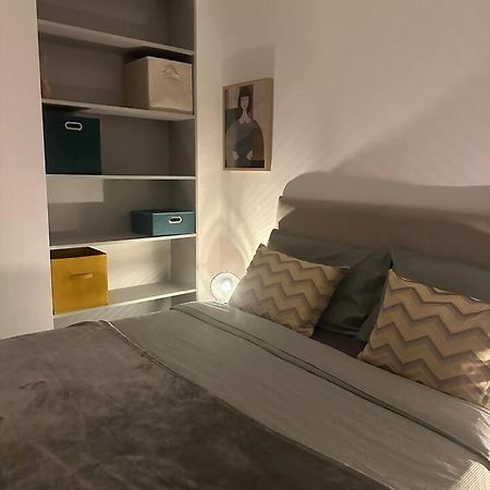 Stylish Renovated Apartment In Chiado ลิสบอน ภายนอก รูปภาพ