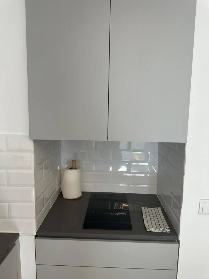 Stylish Renovated Apartment In Chiado ลิสบอน ภายนอก รูปภาพ