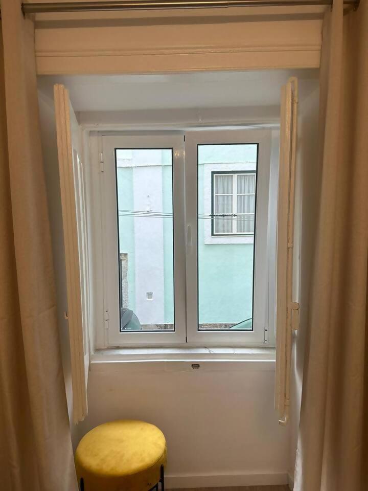 Stylish Renovated Apartment In Chiado ลิสบอน ภายนอก รูปภาพ